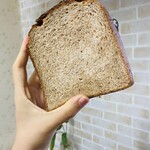 ブーランジェリ･エ･カフェ　オブジェ - 全粒粉食パン♡オブジェさんの全粒粉食パンが1番でしょ〜！全粒粉を少し…ではなく、全粒粉100%で作られているので体に優しく美味しいものを食べたい私にとってはとってもありがたい食パンです。これも大好き