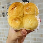 ブーランジェリ･エ･カフェ　オブジェ - ミルクシュガー♡こちらもオブジェさんと初めて出会った時からお世話になっている大好きな優しい甘さのちぎりパン♡練乳が練り込まれているんですが決して口説くありません。何個でも行けちゃうやつですすき…♡