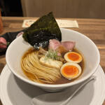 酒肴場 屯 - 津軽煮干し中華蕎麦（味玉入り）¥1000、海鮮丼¥500