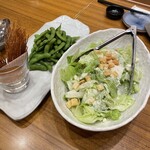 旨唐揚與居酒屋餐 Miraisaka 富山站前店 - シーザーサラダと枝豆&カリカリパスタ