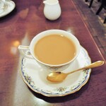 珈琲の館 イゲタ - ミルク投入