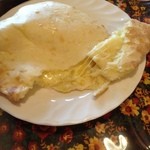 シルジャナ - チーズナン　のチーズが美味しくなったような