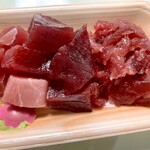 石塚魚店 - まぐろ赤身ブツとなかおち