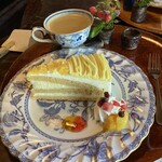 郷屋敷 - ケーキセット〔火曜日、水曜日〕はお得デーらしいです。