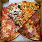 Numero Uno Pizza - Pizza slices