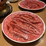 炭火焼肉ホルモン まるは - 