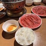 炭火焼肉ホルモン まるは - 