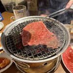 炭火焼肉ホルモン まるは - 
