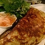Asian Tao & Oyster Bar - ベトナム風お好み焼き・バインセオ。