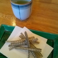 ひつまぶし名古屋備長 マロニエゲート銀座1店 - 骨せんべい
