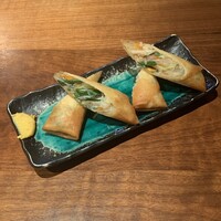 杏仁坊 二子玉川店 - ランチに追加できる春巻き２本　1本から注文可　1本400円くらい