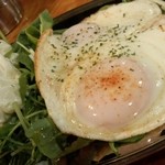 佐々木商店 - 目玉焼き