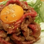 佐々木商店 - 牛ユッケ