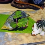 Matsuka Kaiseki Ryouri - 焼き物はサワラの西京焼きでした、春を代表する魚のサワラの横にはナガイモが添えられてますサワラはこの食べ方が一番美味しいかな。
                      