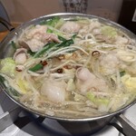 饗酒堂 温on - 和牛もつ鍋（旨塩）　にんにく効いてる！ 超絶品‼️