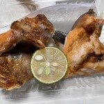 石塚魚店 - 鮭カマ