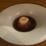 Sua.  - 焼きリゾット　帆立のポワレ
      　　　十勝マッシュルームのコンソメ