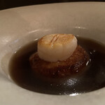 Sua.  - 焼きリゾット　帆立のポワレ
      　　　十勝マッシュルームのコンソメ