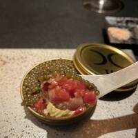 西麻布 焼肉 X - キャビアとユッケが二層に。