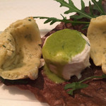 アルジェント - 塩竃をあけると桜鯛のソテー、香草のソースをかけて