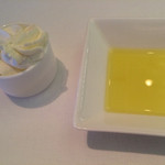 アルジェント - ホイップバターはふわふわ、オリーブオイルも香り豊か・・・
