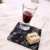クイントカント - フォアグラのウェハース＆ビーツのカルド☆