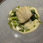 ル クーリュズ - 石鰈のソテー、甘長唐辛子ピューレ、日本酒ソース、空心菜