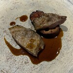 ル クーリュズ - こに豚の炭火ソテー、味噌と味醂(中定商店)のソース、黒いちじく、蓮根