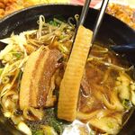 四川厨房 随苑 - 角煮刀削麺800円（鶏唐揚げ３個、炒飯、麻婆豆腐ほか、食べ放題）