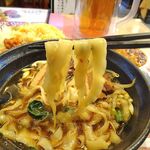 四川厨房 随苑 - 角煮刀削麺800円（鶏唐揚げ３個、炒飯、麻婆豆腐ほか、食べ放題）