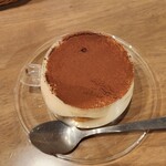 CASA DI LOLLO - デザートじゃなくてドルチェ(=ﾟωﾟ=)　これだけ買いにこられるお客さん多いらしいです。確かに美味しかった