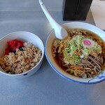 そば処 太陽 - 豚そぼろ丼＆天ぷらそば