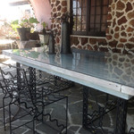 ガーデンカフェドットコム - テラス席だけど屋根の下