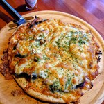 tapan - ナスとベーコンのピザ　自家製野菜です。