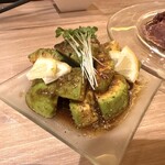 肉バル グリル＆バーベキュー プラチナミート - アボカドニンニク醤油