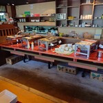 tapan - 生ハムサラダも塊から切り落としています。