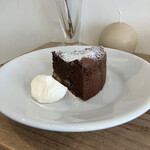 喫茶tton - 「ケーキの背中」を撮るのが好きです！