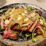 大衆炉端 心 - カツオのたたき 880円