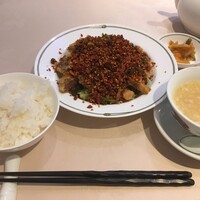 中国飯店 三田店 - サービスランチ　鴨肉の揚げ物　スパイシーガーリック