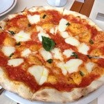 コルティブォーノ 阪急西宮ガーデンズ店 - トマトとモッツァレラチーズのマルゲリータのピッツァ