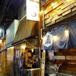 地酒と季節料理 おかやん - 並びには、にぎにぎ一さん