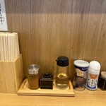 中華そば 笑歩 - にんにくなどで味変可