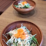 み乃家 - ランチにつくサラダ。たっぷり〜