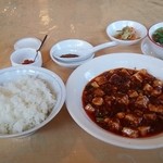典代婁 - 麻婆豆腐（1品）1,000円 + ご飯セット 350円