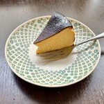 バルバルキッチンアメリ - 南瓜のバスクチーズケーキ(¥350)