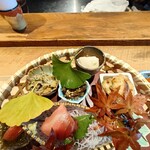 食堂わた - 鮮やかに"秋"が演出されています。