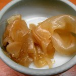 鮨おおしお  - ガリ　甘めです