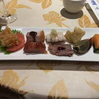 老香港酒家京都 - 前菜盛り合わせ。