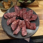 炭火焼肉みや - おまかせのカルビとハラミ