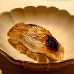 鮨 由う - ノドグロ